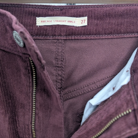 Levi's Straight-Leg Corduroy Pants in Burgundy - Picture 2 of 5